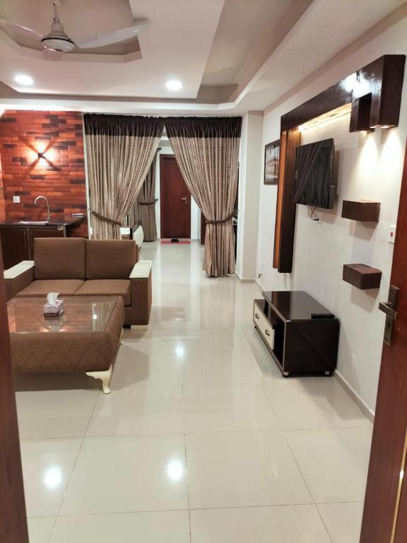 Royal Galaxy Hotel & Residence - Near Islamabad International Airport & Motorway Exterior foto