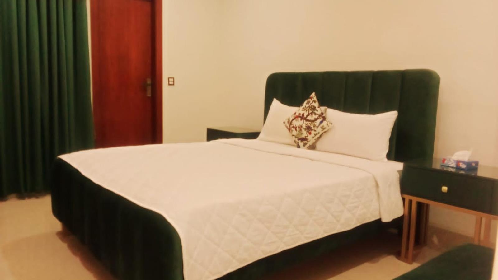 Royal Galaxy Hotel & Residence - Near Islamabad International Airport & Motorway Exterior foto