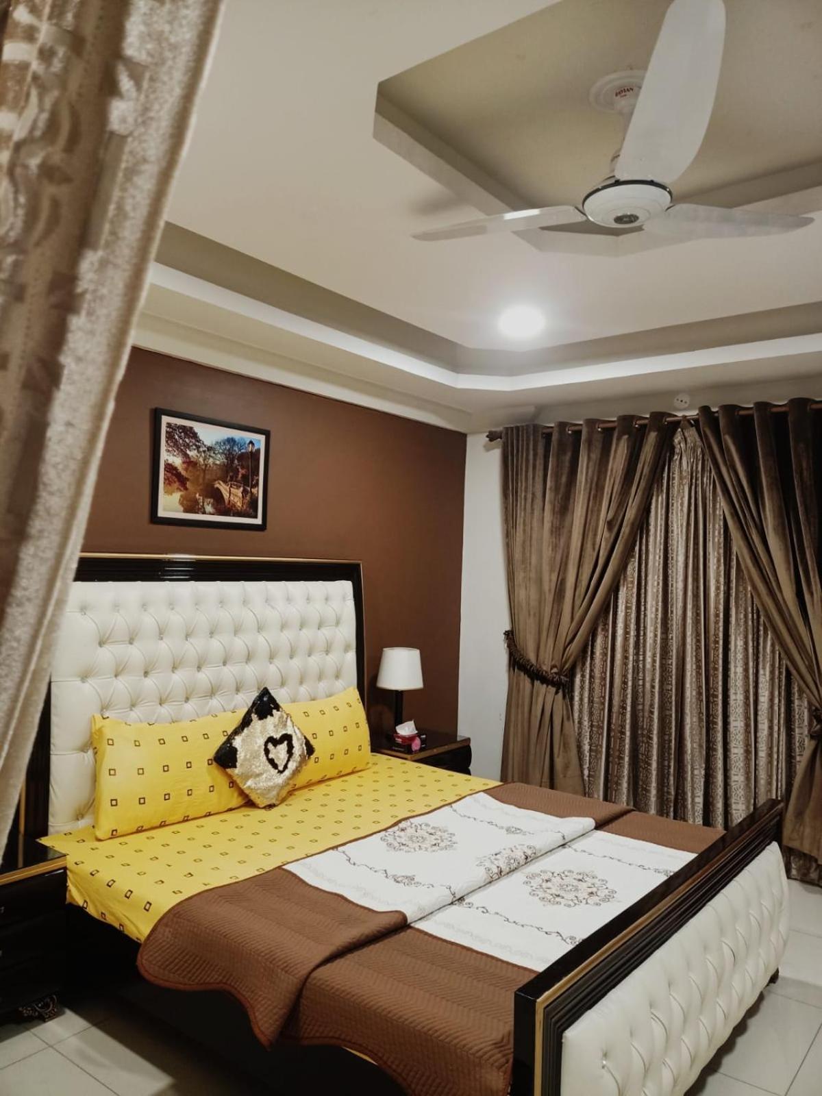 Royal Galaxy Hotel & Residence - Near Islamabad International Airport & Motorway Exterior foto